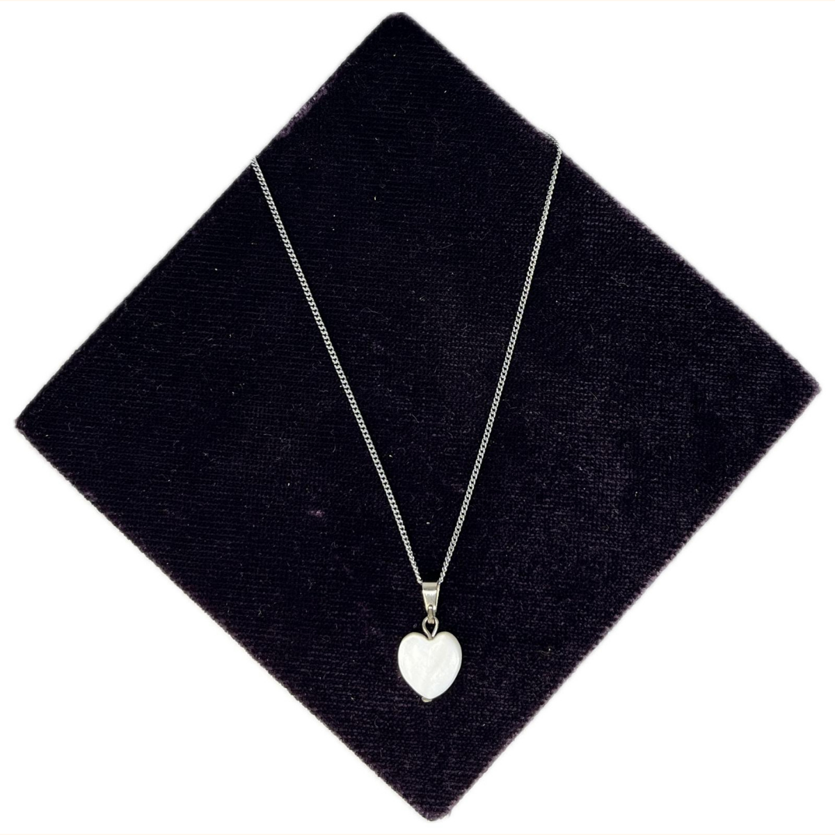 Kalp Kesim Beyaz Sedef Kolye